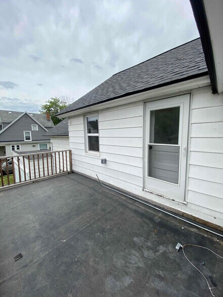 Building Photo - 961 Douglas St NW