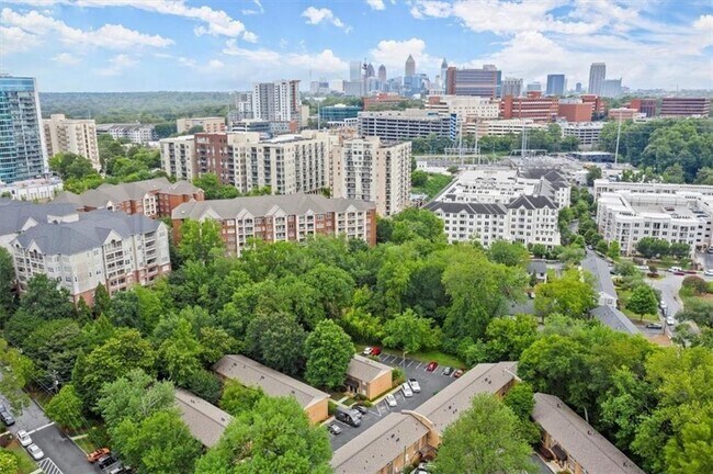 Building Photo - 100 Biscayne Dr NW