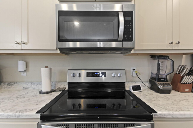 Building Photo - 5524 Sweetgum Cir