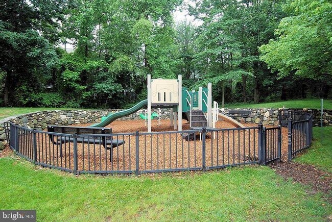 Building Photo - 8612 Wintergreen Ct