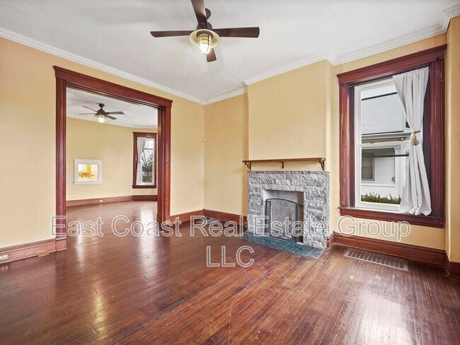 Building Photo - 448 Summit Ave