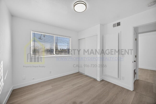 Building Photo - Remodeled 2-Bedroom Gem Near Sac City College