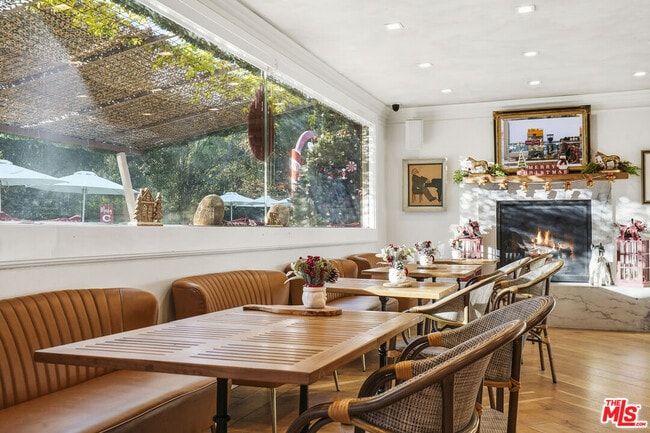 Building Photo - 373 Loftyhill Dr