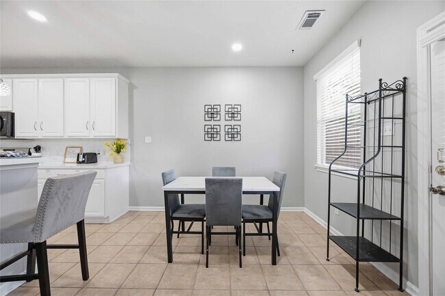 Building Photo - 71 Summer Haze Cir