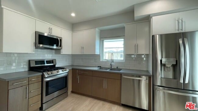 Building Photo - 5226 Satsuma Ave