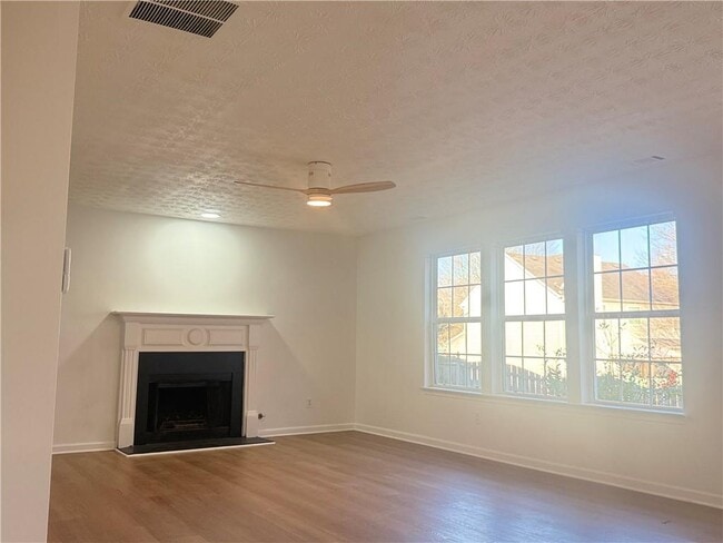 Building Photo - 3501 Bogan Mill Rd NE