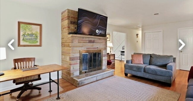 Building Photo - 13715 Dixie Dr