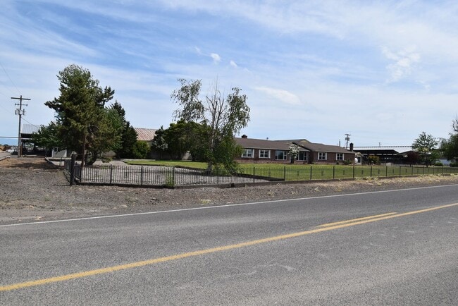 Building Photo - Spacious home on acreage and a Dairy Farm