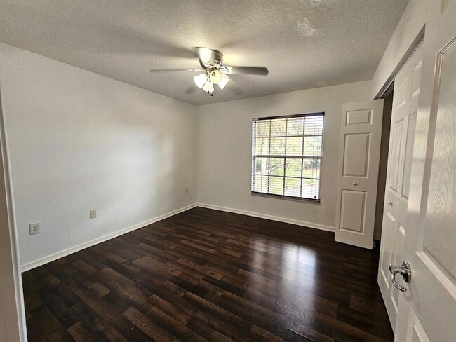 Building Photo - 7533 Topiary Ave