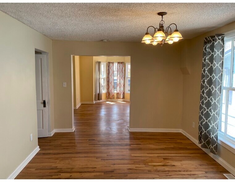 Living/Dining space - 521 E 3rd St