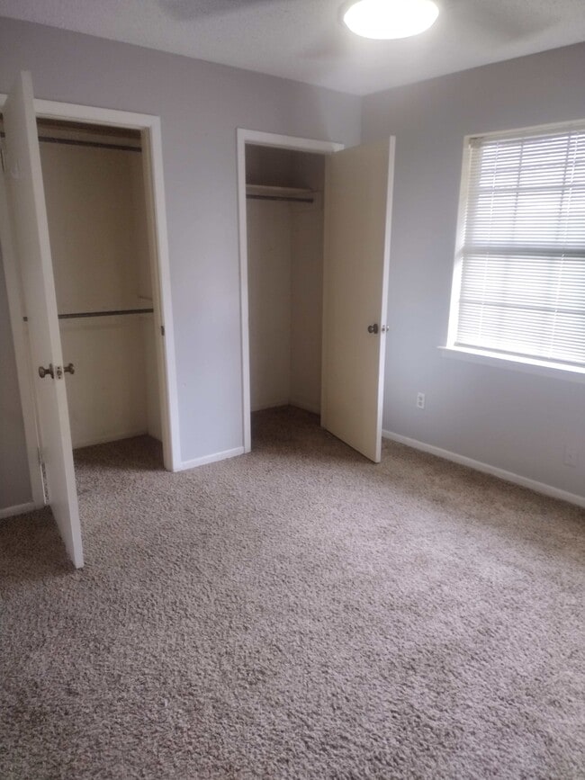 Building Photo - 525 Broad St