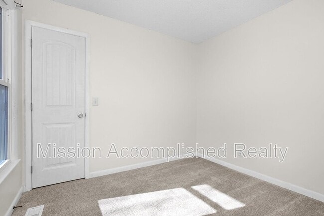 Building Photo - 7345 Pebblebrook Dr