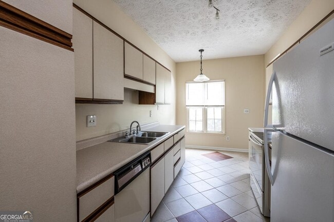 Building Photo - 4028 Elm St