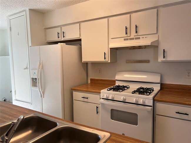 Building Photo - 905 Chisholm Cove