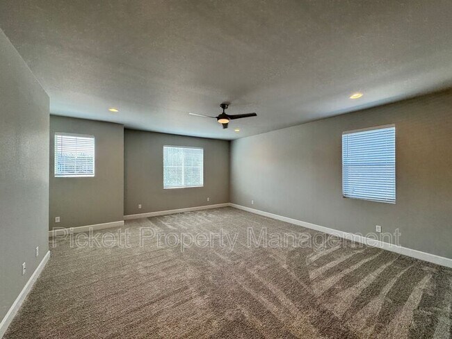 Building Photo - 3835 SW ALAVA COURT