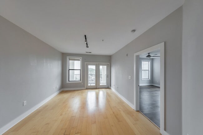 Building Photo - 799 Hammond Dr NE
