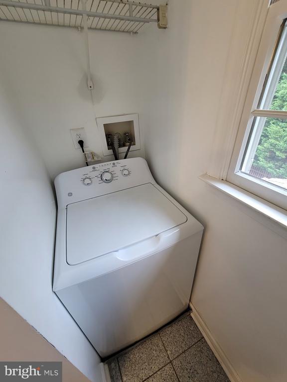 Building Photo - 2435 Pimpernel Dr