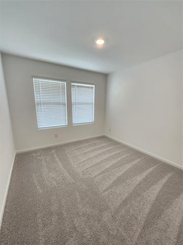 Building Photo - 1033 MacNab Dr
