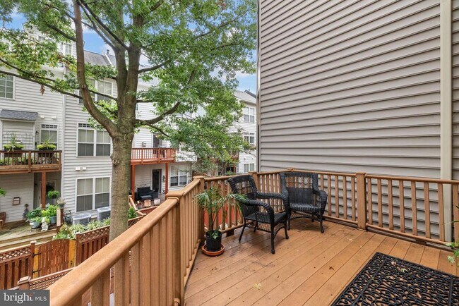 Building Photo - 4914 John Ticer Dr