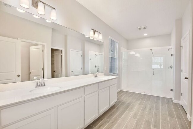 Building Photo - Gorgeous 4/3 Brand New Home with a Spaciou...