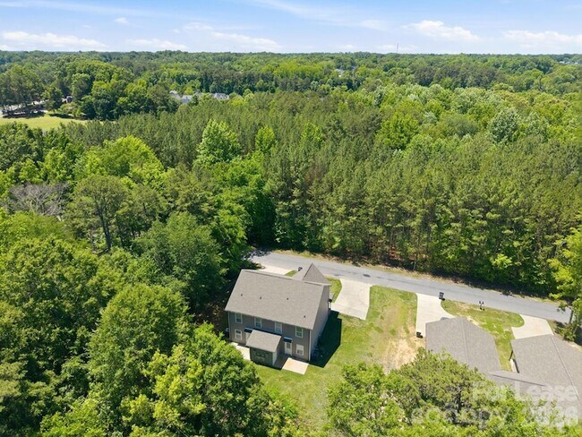 Building Photo - 1361 Ontario Dr