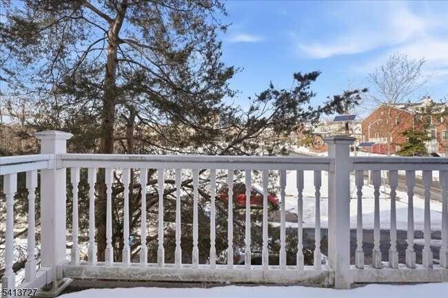 Building Photo - 47 Rutgers Dr