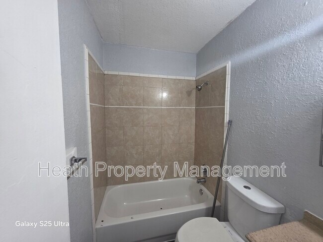 Building Photo - 1425 40th St S