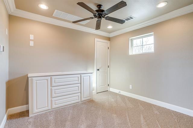 Building Photo - 1600 Oak Ridge Estates