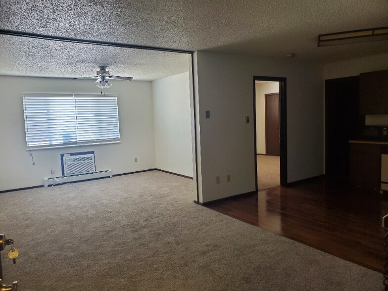 Primary Photo - 2837 W 28th St