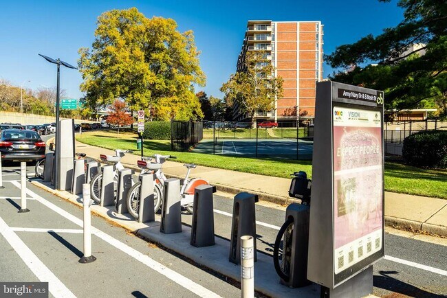 Building Photo - 1300 Army Navy Dr