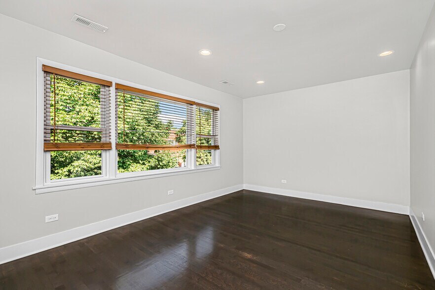 Building Photo - 6459 N Wayne Ave