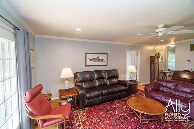 Building Photo - 2733 Southern Hills Ct