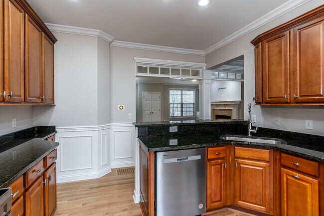 Building Photo - 3277 Beaumont Centre Cir