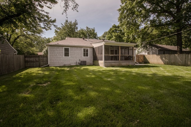 Building Photo - 6038 Juniper Dr