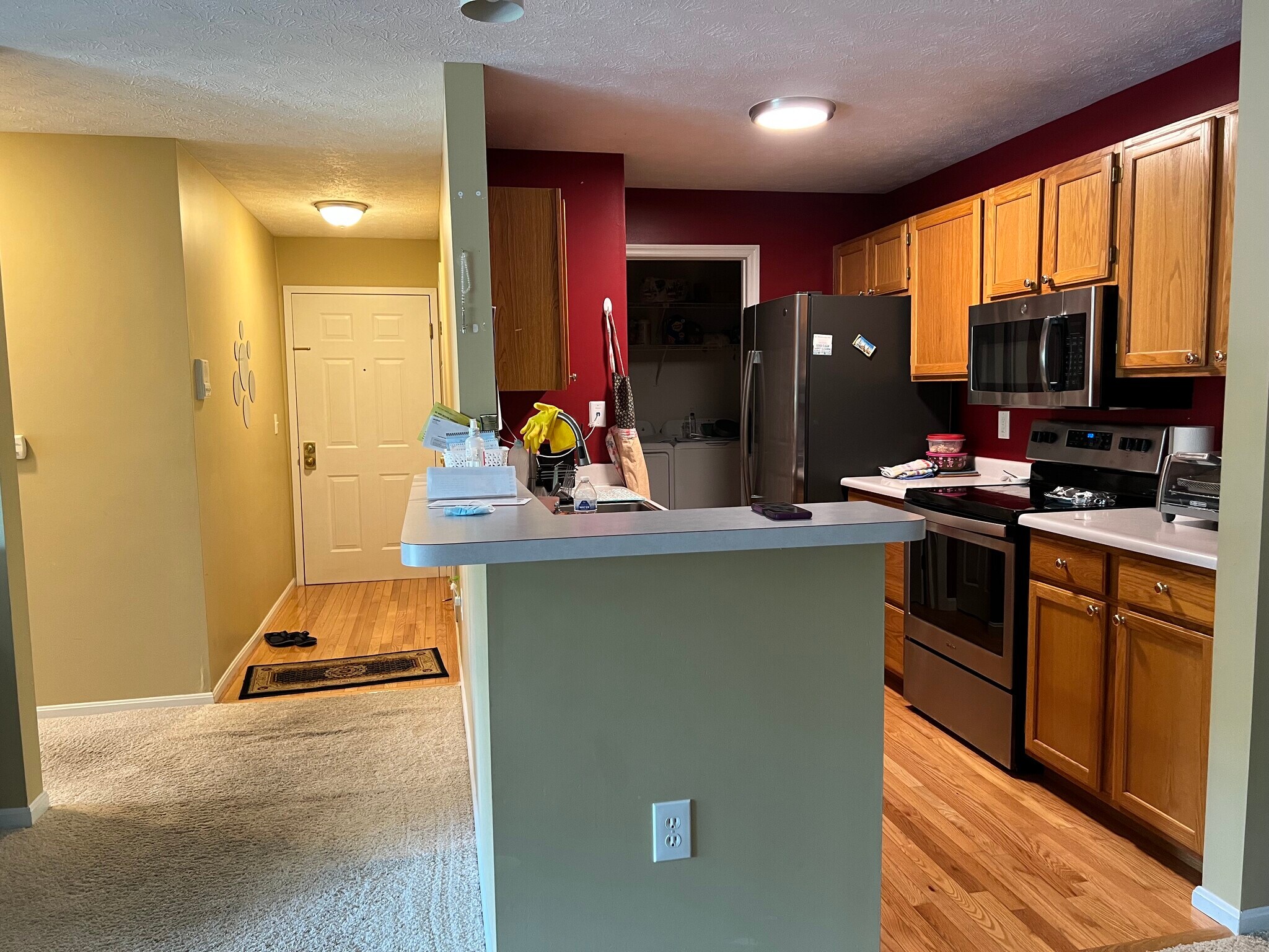 Kitchen Counter - 7392 Ridgepoint Dr