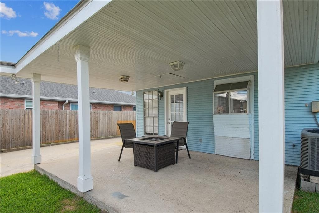 Building Photo - 241 River Village Dr