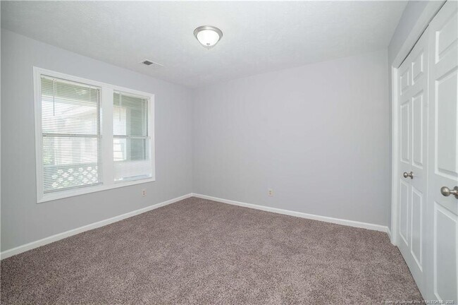 Building Photo - 974 Stewarts Creek Dr
