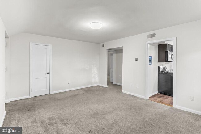 Building Photo - 1404 12th St N