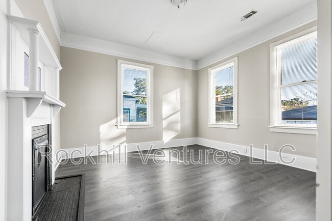 Building Photo - 508 W 42nd St