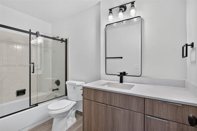 Building Photo - 2880 Coral Springs Dr