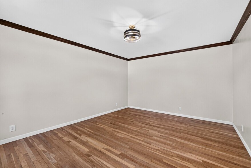 Building Photo - 3145 Matlock Dr