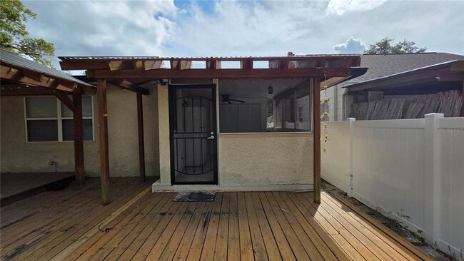 Building Photo - 936 E Shadowlawn Ave