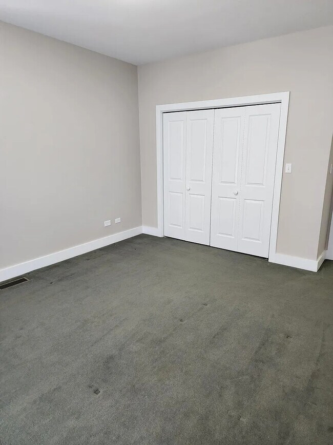 Building Photo - Apartments in Lockport