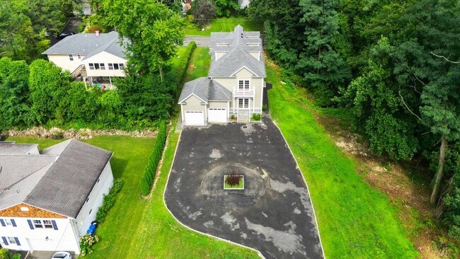 Building Photo - 1 Kewanee Rd