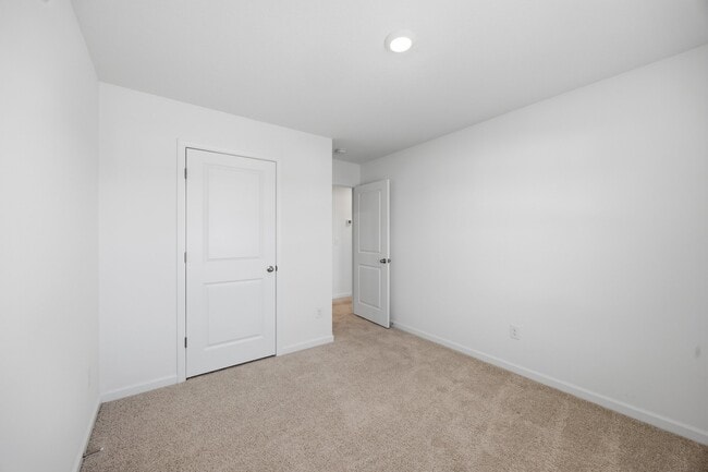 Building Photo - 2900 Bogart Ln