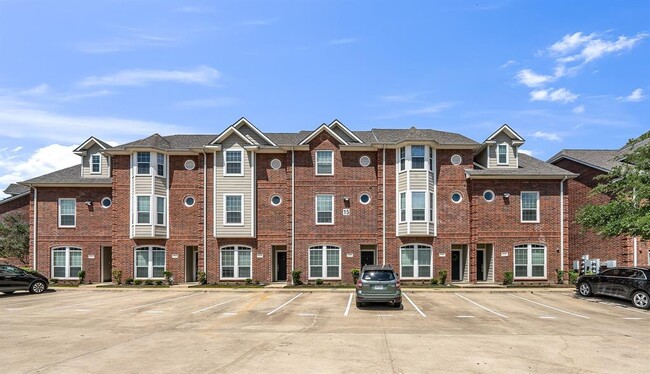 Primary Photo - 305 Holleman Dr E
