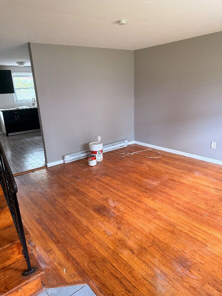 Building Photo - 143 Franklin Rd