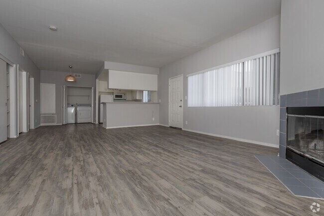 2BR, 2BA - 1100 SF - Lido Apartments - 11221 Richland Ave