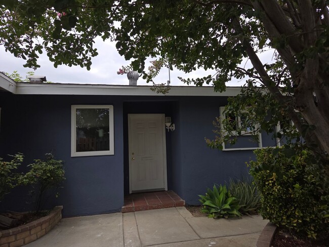 Building Photo - PRIVATE 3 bed/3 bath HOME + Office. NO OTHER UNITS ON PROPERTY.