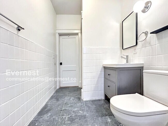 Building Photo - 816 Brookline St SW